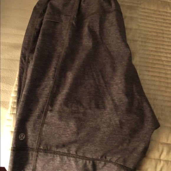 Lululemon Men’s Shorts Light Weight Size Small - Picture 4 of 4